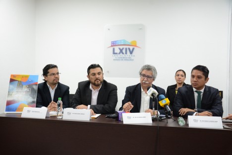 Los diputados José Luis Enríquez Ambell y Vicente Benítez González, dieron a conocer la Convocatoria al Foro Estatal Cultura y Turismo, que promueve la LXIV Legislatura y se llevará a cabo el próximo 14 de marzo. 