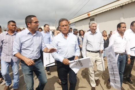 El gobernador de Veracruz,  Miguel Ángel Yunes Linares, dijo que  Puente Superior Vehicular Nuevo Veracruz es una obra programada para realizarse en 180 días, con una inversión de 165 millones de pesos. Su administración hará la primera parte y le dejará la siguente a la próxima administración. 
