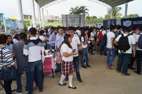 Universidades ofrecen su oferta educativa a estudiantes de Bachillerato a través de Expo-Orienta organizado por el COBAEV.
