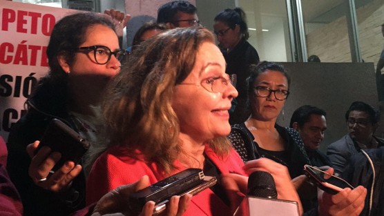 A pregunta de un reportero sobre si se debería pedir la renuncia de la rectora Sara Ladrón de Guevara, Rosío Córdova expresó que eso es algo sobre lo que se debería de preguntar el sentir a la comunidad universitaria, pues una voz no puede estar autorizada para dar una opinión al respecto.  