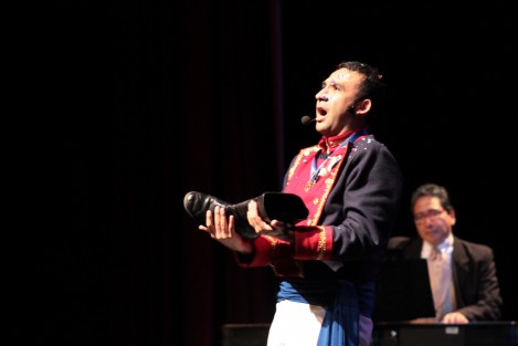 Con motivo de las Jornadas Xalapeñas organizadas por La Academia del mal y los provocadores de la Historia, en el Teatro del Estado se presentó la obra de teatro <em>Dicen que me parezco a Santa Anna … ¡Y ni guitarra tengo!</em>, representada por Isacc Pérez Calzada, musicalizada por el piano del maestro Juan Ramón Sandoval. 