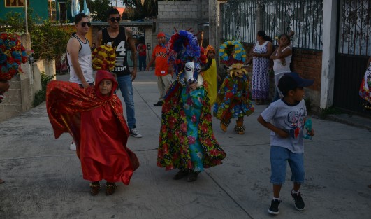 Parte del significado del Carnaval es la representación del ganado bovino, principal actividad económica en los primeros años de  comunidad de Almolonga. 
