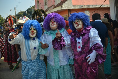 Danzantes de Teocelo participaron en la fiesta de Almolonga, con el fin de promocionar su municipio. 