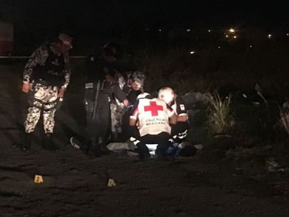 La madrugada de este domingo un joven de aproximadamente 20 años fue asesinado a balazos por desconocidos en la calle Agustín Melgar entre Niños Héroes y Vicente Suárez de la Unidad Habitacional El Coyol sección Magisterio de la ciudad de Veracruz. 