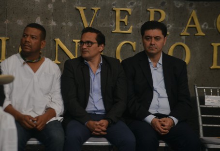 El fiscal del Estado, Jorge Winckler, se dio un tiempo entre sus brillantes investigaciones para acudir a la presentación en Xalapa del festival Cumbre Tajín. 