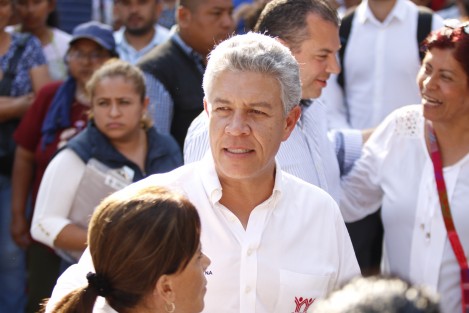 David Penchiba Grub, director general del INFONAVIT, en la ciudad de Veracruz, destacó los logros en ese instituto a nivel nacional, y llamó, ante la proximidad de las elecciones, a no ver sólo los errores del Gobierno, sino también lo bueno.  