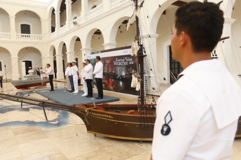 El vicealmirante José Antonio Ortiz Guarneros, recordó que en 2010, a raíz del aniversario de independencia de algunos países de Latinoamérica, se realizó una regata con veleros de varias naciones, por lo que posteriormente se acordó realizarla cada 4 años, y así en 2018 las naves visitarán Veracruz, tal y como lo hicieron en 2014. 