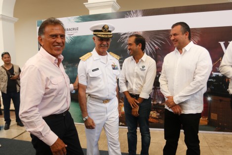 El vicealmirante José Antonio Ortiz Guarneros, recordó que en 2010, a raíz del aniversario de independencia de algunos países de Latinoamérica, se realizó una regata con veleros de varias naciones, por lo que posteriormente se acordó realizarla cada 4 años, y así en 2018 las naves visitarán Veracruz, tal y como lo hicieron en 2014. El vicealmirante José Antonio Ortiz Guarneros, recordó que en 2010, a raíz del aniversario de independencia de algunos países de Latinoamérica, se realizó una regata con veleros de varias naciones, por lo que posteriormente se acordó realizarla cada 4 años, y así en 2018 las naves visitarán Veracruz, tal y como lo hicieron en 2014.