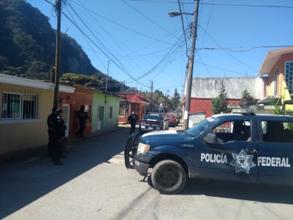 La mañana de este martes se suscitó una balacera en la colonia Cuauhtémoc de Río Blanco, cuando elementos del orden realizaban un recorrido en dicha colonia. Afuera de una presunta casa de seguridad, sujetos armados los recibieron a balazos. Algunos de ellos escaparon, mientras se reporta dos abatidos, uno en la azotea y uno en el interior de la casa. 