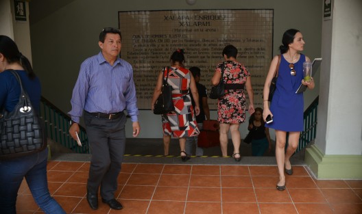 Los filtros que se habían colocado para entrar al Palacio Municipal de Xalapa fueron retirados, luego de que se hiciera público que su colocación obedeció a la extorsión de que fueron víctimas algunos regidores por sujetos que ingresaron al edificio.  