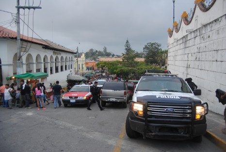Para disminuir los índices delictivos que se habían estado presentando en el municipio de Papantla y sus alrededores, fuerzas del orden de los tres niveles de gobierno estarán realizando una serie de operativos de reforzamiento de vigilancia tanto en los accesos como en diversos puntos de esta cabecera municipal.