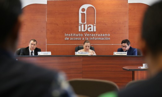 Por reincidir en conductas contrarias a la ley de la materia, el IVAIordenó la apertura de procedimientos de sanción que corresponda, en contra del encargado de la Unidad de Transparencia y un analista jurídico de la Coordinación General de Comunicación Social, del Gobierno del Estado de Veracruz.