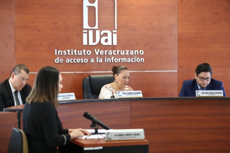 En su sesión de este miércoles, el IVAI ordenó a Sefiplan informar sobre instalación de las 6,476 videocámaras de vigilancia anunciadas por el gobernador en el mes de octubre pasado; fabricante, precio y modo de licitación, entre otros detalles. 