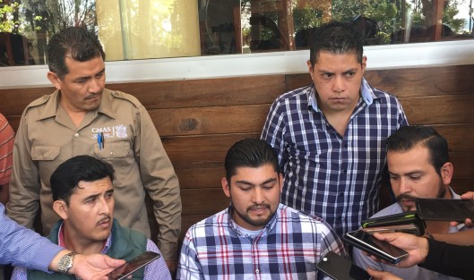 Trabajadores de CMAS Xalapa dieron a conocer la conformación de un nuevo sindicato dentro dek organismo de agua de la capital veracruzana, bajo el nombre de Sindicato Democrático de Trabajadores de la Comisión Municipal de Agua Potable y Saneamiento del Municipio de Xalapa, Ver.. 