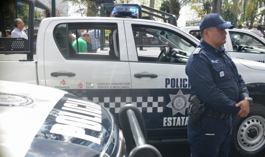 Pemex entregó más patrullas para la Secretaría de Seguridad Pública de Veracruz. El evento publico se llevó a cabo en el parque Benito Juárez de Xalapa. 