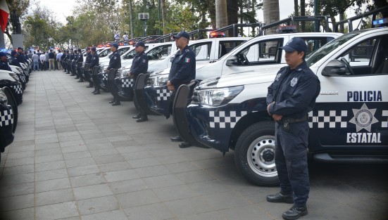 Pemex entregó más patrullas para la Secretaría de Seguridad Pública de Veracruz. El evento publico se llevó a cabo en el parque Benito Juárez de Xalapa. 