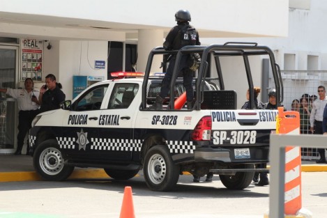 Una intensa movilización policíaca se registró en el Hospital Regional de Veracruz, luego de que una bebé fuera sustraída del área de cuneros. La policía logró atrapar a la responsable y recuperó a la bebé.