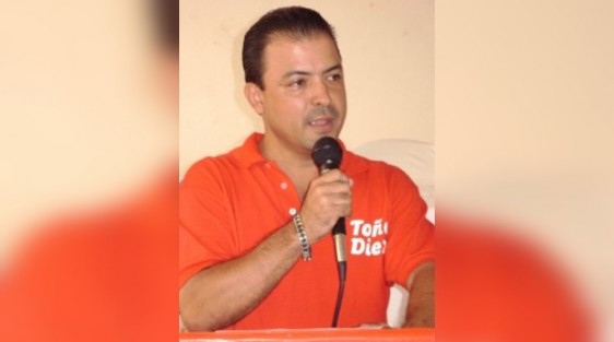 Regresan los restos de Toño Diez a Tlapacoyan, celebrarán una misa por su eterno descanso.

