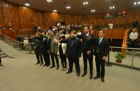 Los integrantes del Comisión de Selección del Comité de Participación Ciudadana del Sistema Estatal  Anticorrupción rindieron protesta ante el Congreso del Estado. 