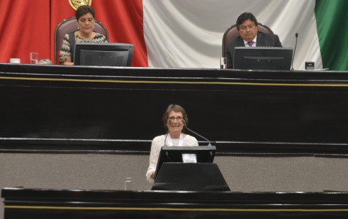 En Sesión Solemne, María López de la Rica, recibió el Premio Estatal a la Mujer Veracruzana 2018, en reconocimiento a su activismo orientado a la erradicación de la violencia de género desde una perspectiva jurídica social y a su promocióndel ejercicio real de los derechos humanos de las mujeres, especialmente en las comunidades de la Sierra de Zongolica. 