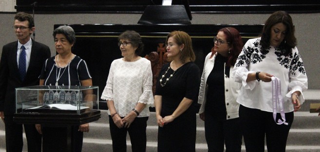 En Sesión Solemne, María López de la Rica, recibió el Premio Estatal a la Mujer Veracruzana 2018, en reconocimiento a su activismo orientado a la erradicación de la violencia de género desde una perspectiva jurídica social y a su promoción del ejercicio real de los derechos humanos de las mujeres. 