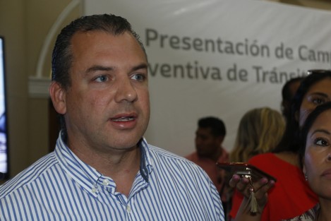Luego de que a través de redes sociales, clientes de Soriana dieran a conocer que se les está haciendo un cargo, presuntamente en beneficio de la Orquesta Filarmónica de Boca del Río, el alcalde de Boca del Río, Humberto Alonso Morelli,  salió a explicar que es un convenio por el cual voluntariamente los clientes donan 25 centavos para el patronato de esa orquesta.  
