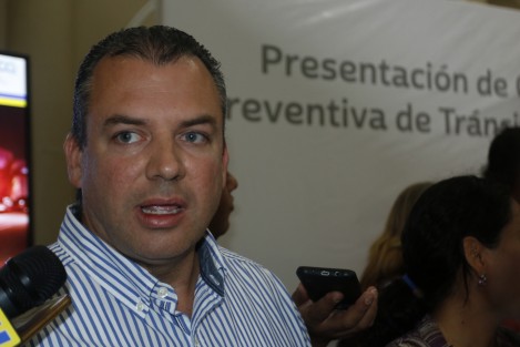 Y por si alguien quiere donar más, a la Orquesta Filarmónica de Boca del Río, también se pueden apuntar a donar mil pesos mensuales, como padrinos.