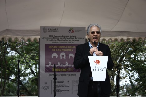 El alcalde de Xalapa, Hipólito Rodríguez Herrero, dijo que en el Día se la Mujer a quien se debería felicitar es a los hombres que las respetan y reconocen su valor, lo cual espera, un día hagan todos. 