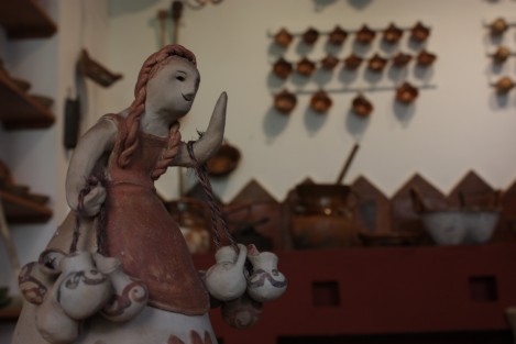 El Museo Casa de Xalapa (MUXA) inició este domingo una serie de actividades para conmemorar el segundo aniversario de su reapertura. Ahí la directora del MUXA, Rebeca Bouchez informó que ahora el folleto informativo para visitantes estará disponible en inglés, para visitantes hablantes de ese idioma.  