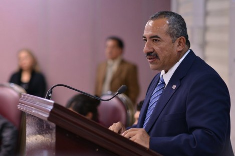 A nombre del Grupo Legislativo del PAN, el diputado Marco Antonio Núñez López presentó una iniciativa por la que se cumple la disposición de la Ley General de Asentamientos Humanos, Ordenamiento Territorial y Desarrollo Urbano, a fin de homologarla con las disposiciones estatales en materia.  