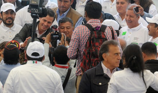 Así podría resumirse el evento en Perote en el que participaron el Presidente de México, Enrique  Peña Nieto; y el gobernador de Veracruz, Miguel Ángel Yunes Linares.