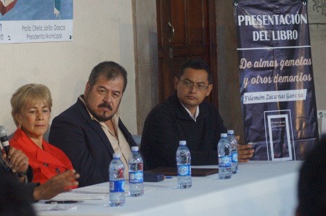 Filemón Zacarías presenta su sexta obra literaria, De Almas Gemelas y Otros Demonios.
