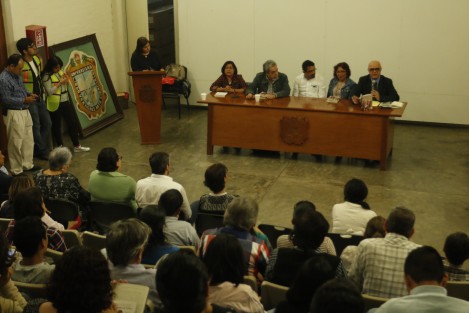 El libro <em>El Naufragio Electoral<em>, fue presentado en el auditorio de radio de la Facultad de Ciencias de la Comunicación de la Universidad Veracruzana.  