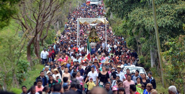 Cientos de feligreses se dan cita durante el mes de marzo en la comunidad de San Pablo Coapan, municipio de Naolinco, para festejar a su patrono, el Padre Jesús del Consuelo.