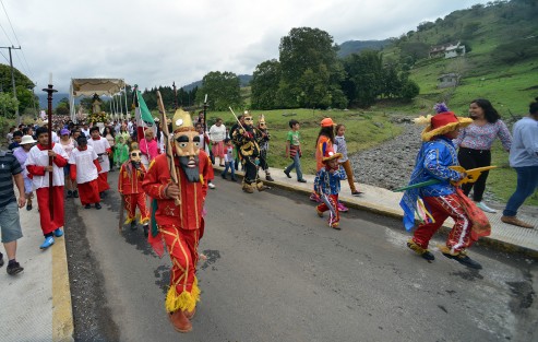 Durante nueve días se realizan actos religiosos, los cuales culminan el día 15 de marzo con el evento mayor, cuando realizan una gran procesión con la imagen del Padre Jesús del Consuelo, acompañada de la tradicional danza de la Rebelión de Pilatos.
