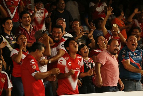 Los Tiburones Rojos de Veracruz ganan 3 a 1 a los Rojinegros del Atlas.