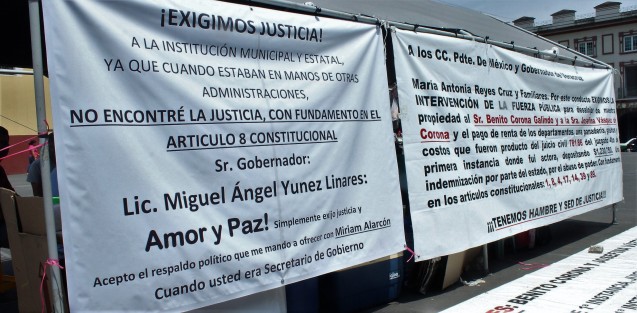 La justicia tarda años, por lo que como en otros sexenios una familia sigue reclamando una propiedad, de la cual fue despojada con triquiñuelas legales. Más de 30 años lleva el problema al grado que MAYL conoció del caso cuando fue secretario de Gobierno, y a la fecha el como gobernador, esta familia sigue en la misma incertidumbre.   