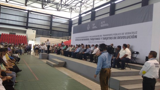 Autoridades estatales se comprometieron en el evento con transportistas, a que a partir del 30 de abril no circularán taxis sin placas.  Ya no se quedarán sin respuestas ante militares. 