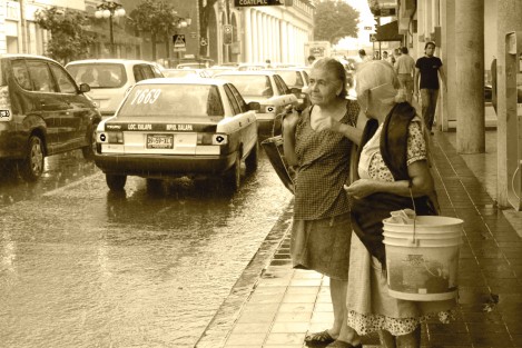 Frente frío 38 recorrerá el estado de Veracruz este martes, incrementando el potecial de lluvias.  