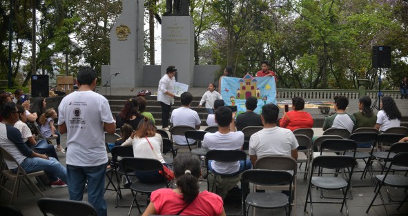 Al conmemorarse hoy 20 de marzoel Día Mundial de la Narración, se llevó a cabo un maratón de narración en el  parque Benit Juárez de Xalapa, en el que participan jóvenes, adultos y niños desde 6 años. El evento inició a las 9 de la mañana y concluirá a las 21:00 hrs, según se programó.