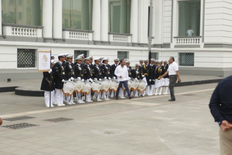 La Gran Logia Masónica y el Ayuntamiento de Veracruz, realizaron el depósito de una ofrenda floral en la estatua de Benito Juárez para conmemorar el 212 aniversario de su natalicio.