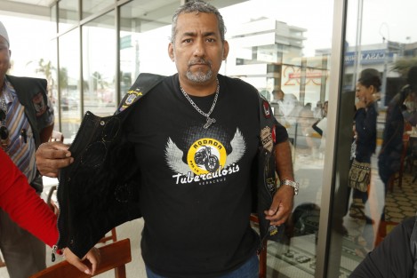Motociclistas de la Federación Nacional <em>Rodando y Creando Conciencia</em>, exigieron al secretario de Seguridad Pública, Jaime Téllez Marié, se disculpe por las declaraciones donde acusa que los motociclistas con mayor poder adquisitivo manipulan a los demás para que no acaten la propuesta de portar chaleco con número y placas, bajo el argumento de que esto impediría que luzcan su equipamento caro. 