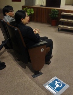 Evento del Instituto de la Mujer en el auditorio del Congreso, cn la titular del Instituto de la Mujer y personal de la Secretaría de Gobierno. Pláticas sin audiencia para mujeres con discapacidad. Parece que estos eventos fueran para justificar gastos. 
