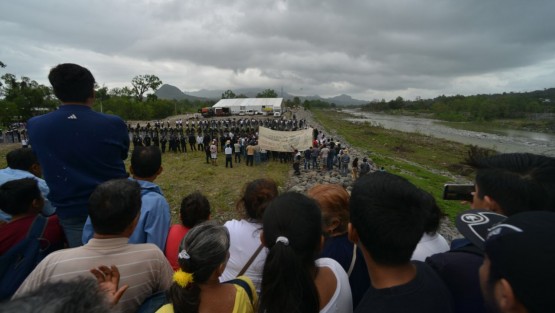 Protesta en Misantla durante la visita del presidente Enrique Peña Nieto para conmemorar el Día Mundial del Agua. 