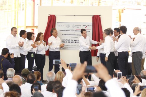 El Presidente Enrique Peña Nieto, inauguró las instalaciones del Centro de Tecnología para Aguas Profundas del Instituto Mexicano del Petróleo en Boca del Río. Le acompañaron el gobernador del estado y el secretario de Energía Pedro Joaquín Codwel.