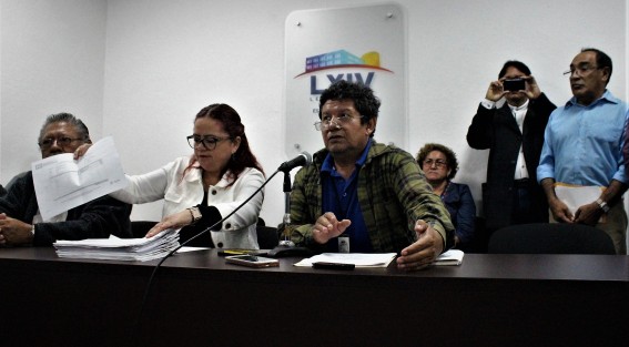 La diputada  Daniela Griego atendió a maestros que han visto mermada su pensión debido a un fraude cometido con engaños por empresas de préstamos que no recibieron, pero sí les están siendo descontadas. 