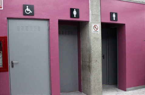 Hace más de dos meses fueron renovados los baños del primer edificio del Palacio Legislativo y se prevé que a alguno que otro que le haga falta se le hará lo mismo, ya que la mayoría se remodelaron durante la Legislatura pasada. 
