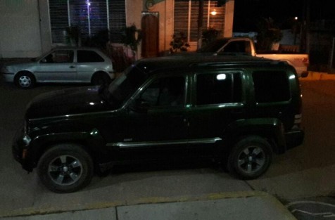 La madrugada de este domingo, 4 sujetos fueron detenidos, luego de que al revisar la camioneta en que viajaban, elementos de la policía Municipal encontraran casquillos percutidos.