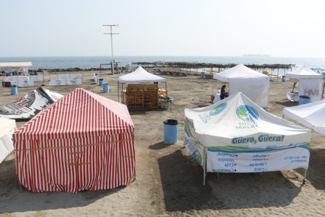 El club de playa Acua-Ver, fue instalado en la Playa Martí y el costo de acceso es de 50, 150 y 250 pesos. Algunos bañistas se quejan pues consideran que la infraestructura de Acua-Ver les impide disfrutar plenamente de la playa.