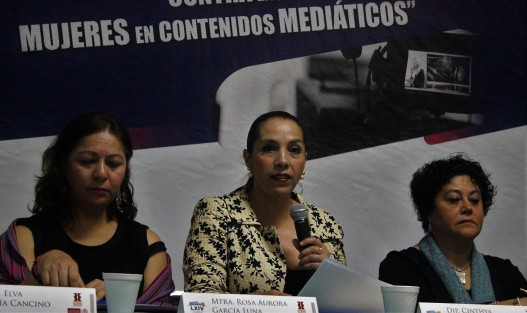 La diputada Cinthya Lobato y la titular de equidad y género en el Congreso del estado, Martha Mendoza Parissi pusieron en marcha en el auditorio del Poder Judicial el estudio Violencia política contra las mujeres en contenidos mediáticos.  Estuvieron presentes funcionarias y periodistas.

